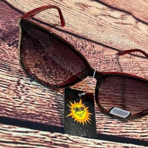 Sunglasses / eye wear